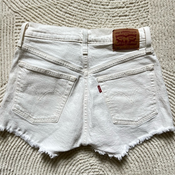 Levi's High Waist Cream Frayed Shorts - Picture 2 of 2